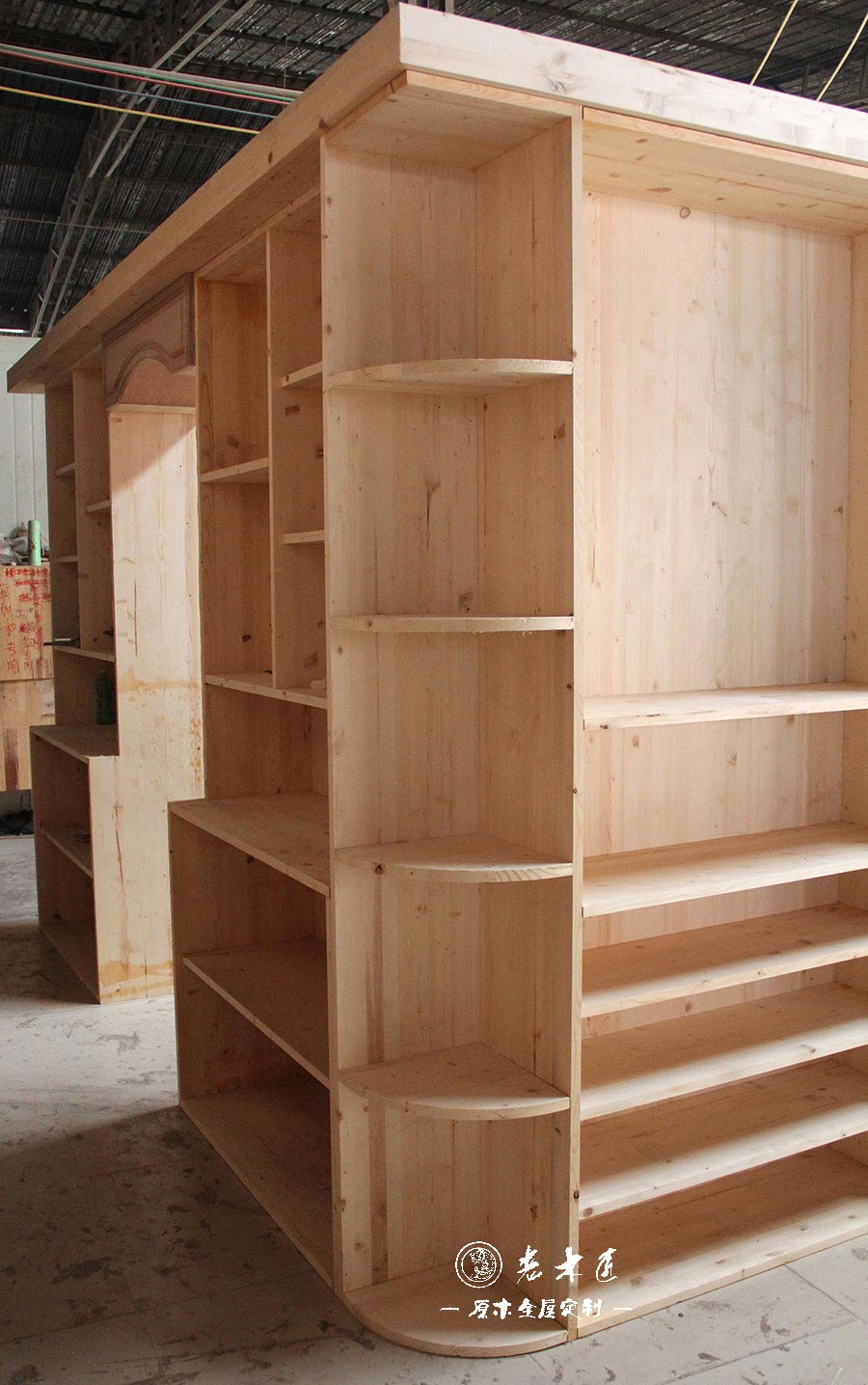 老木匠車間原木衣柜試組裝
