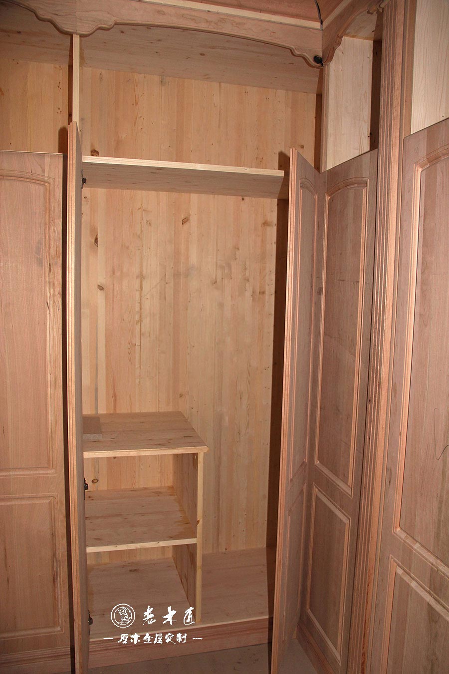 老木匠車間原木衣柜試組裝