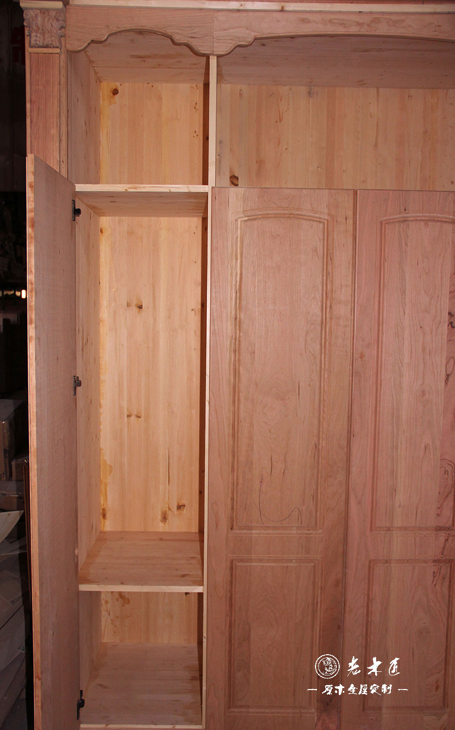 老木匠車間原木衣柜試組裝