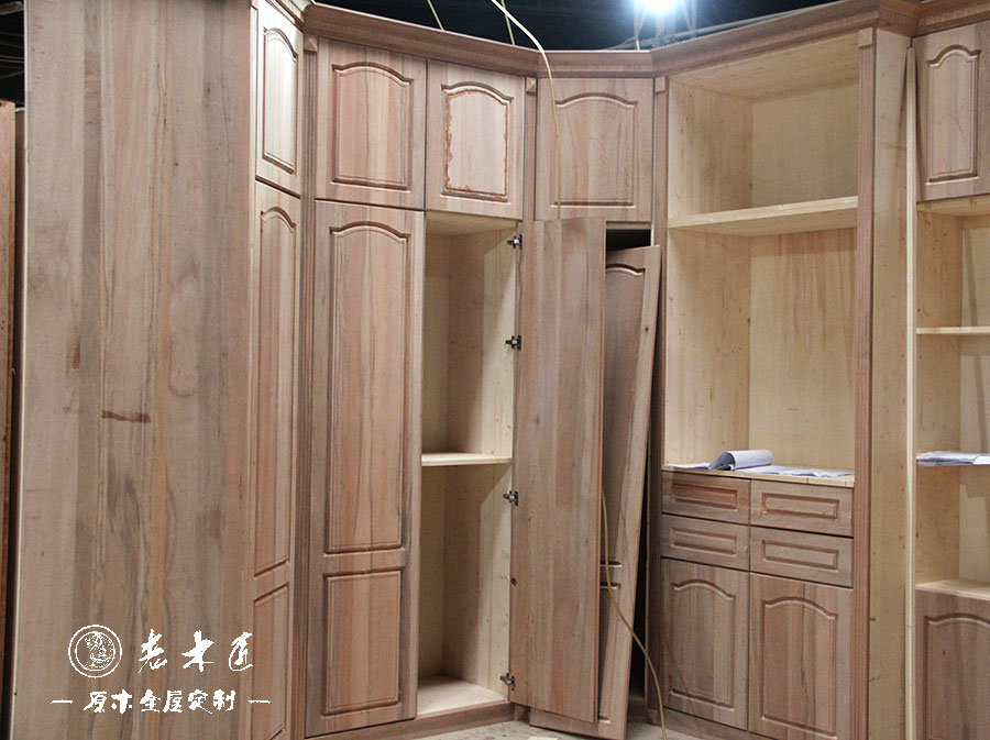 老木匠車間原木衣柜試組裝