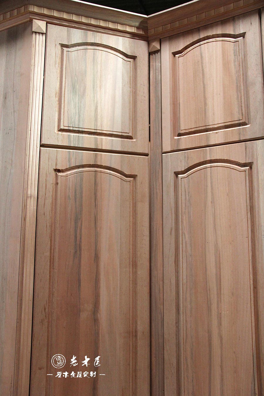 老木匠車間原木衣柜試組裝
