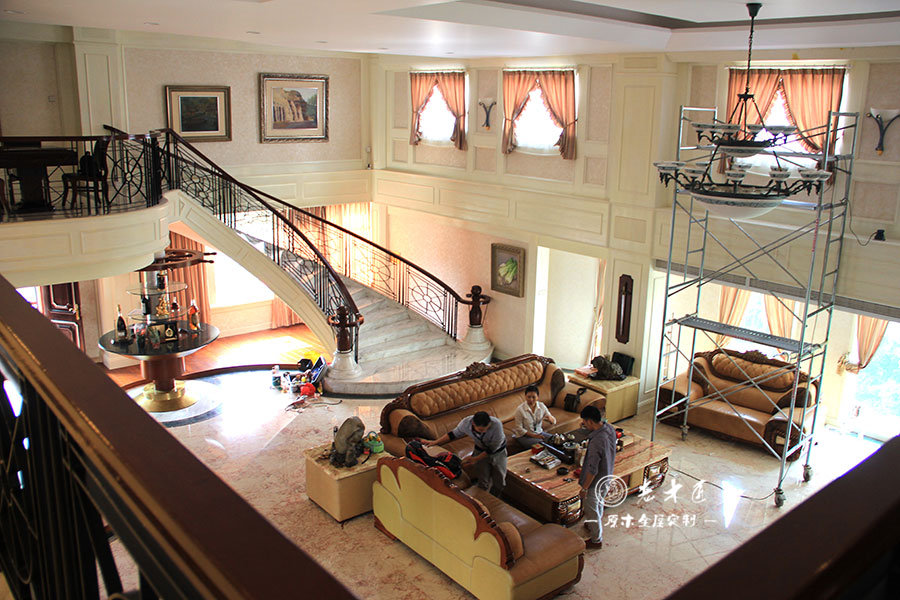 客廳護(hù)墻板定制效果圖