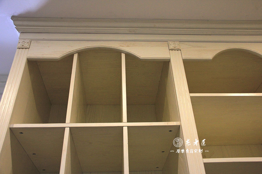 衣帽間整體衣柜原木裝修效果圖