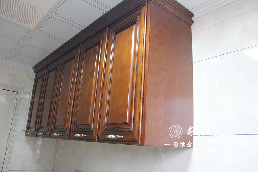 原木廚房櫥柜裝修效果圖