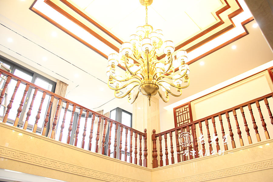 走廊實(shí)木護(hù)欄裝修效果圖