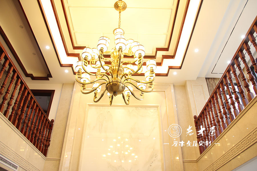 走廊實(shí)木護(hù)欄裝修效果圖