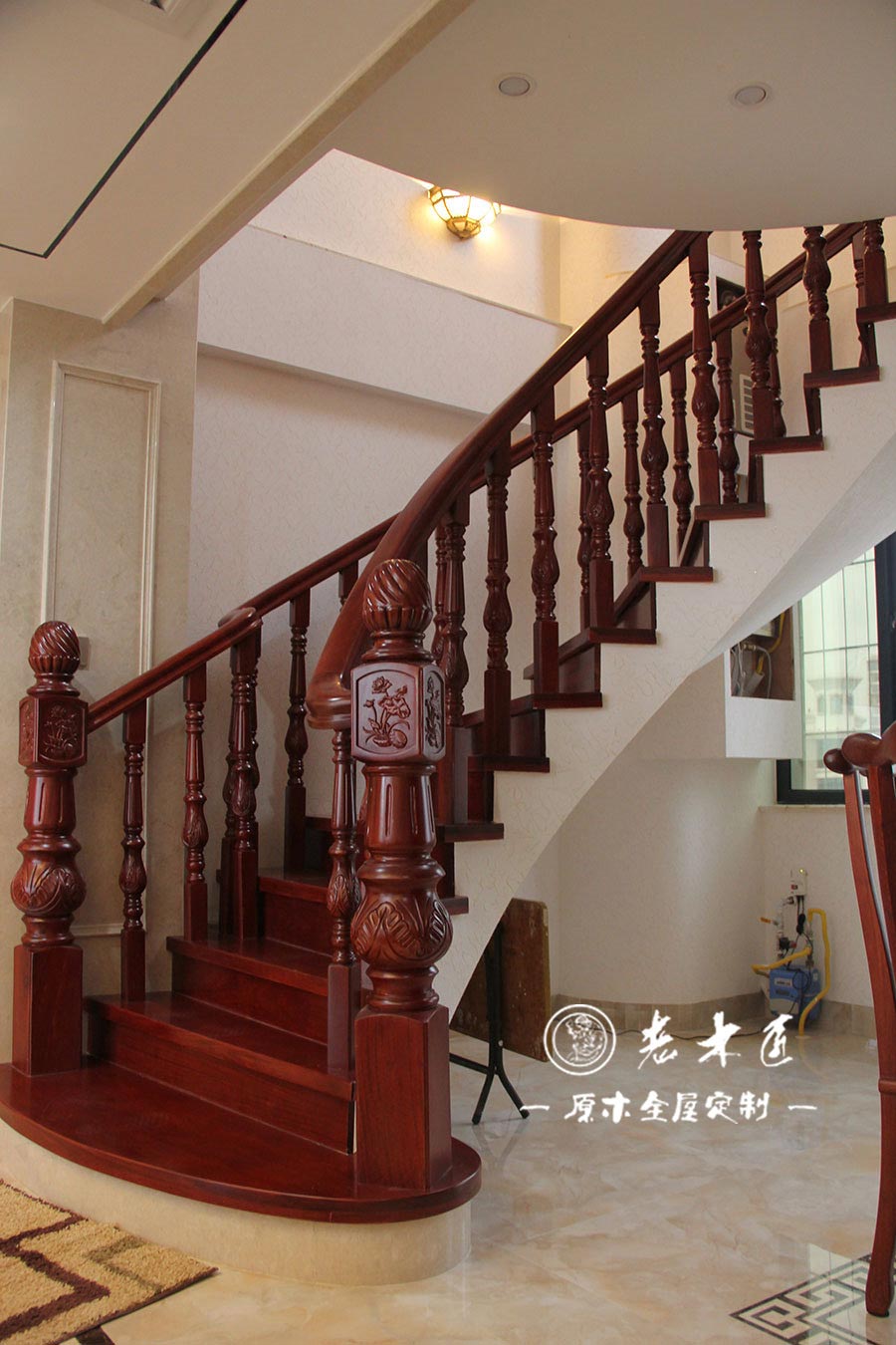 原木樓梯裝修效果圖