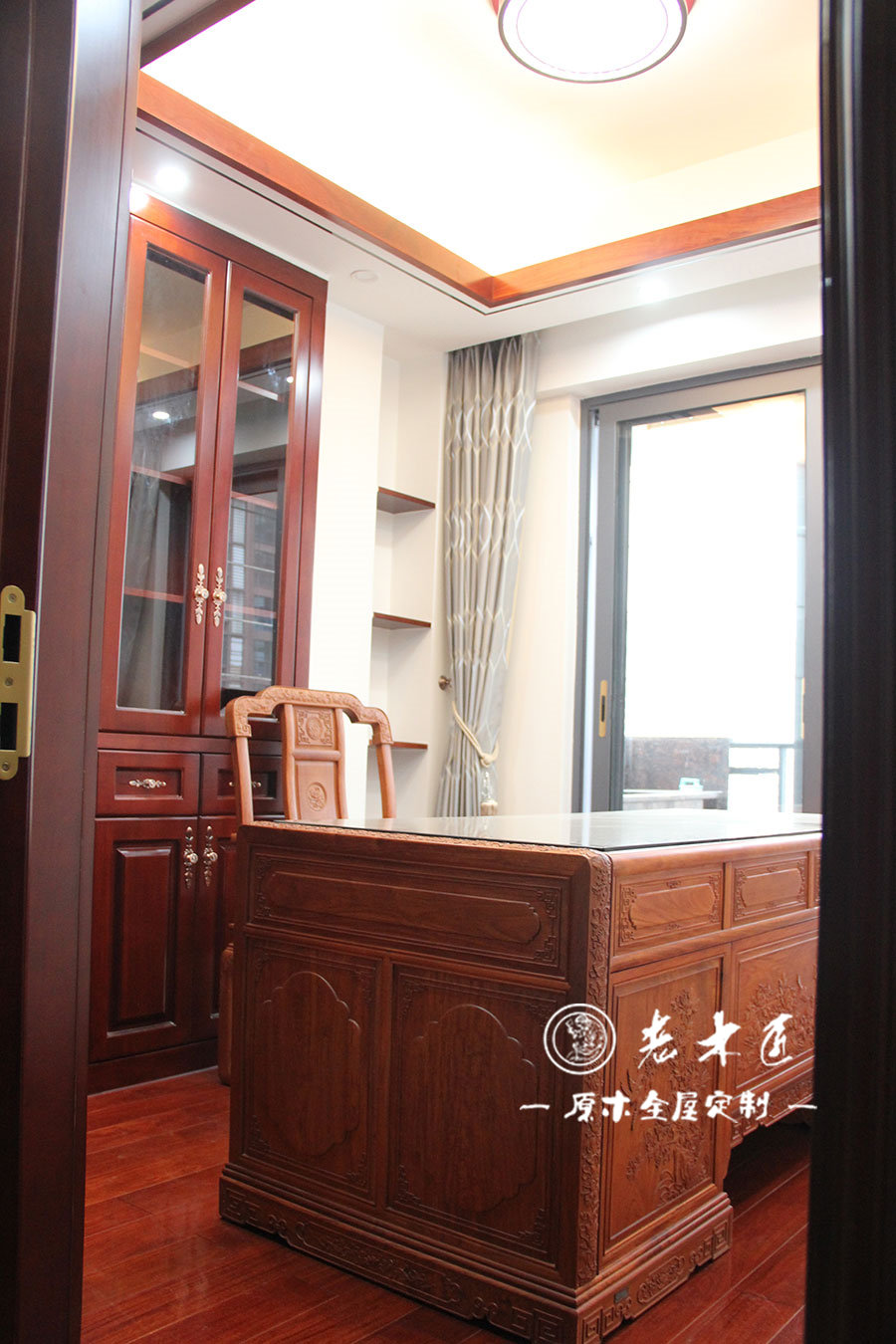 書房原木書柜裝修效果圖