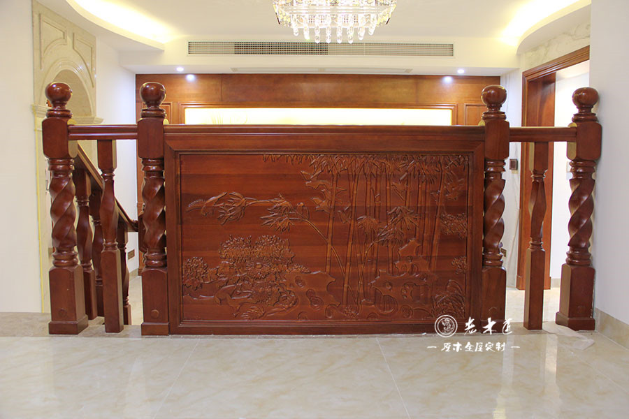 原木客廳電視背景墻