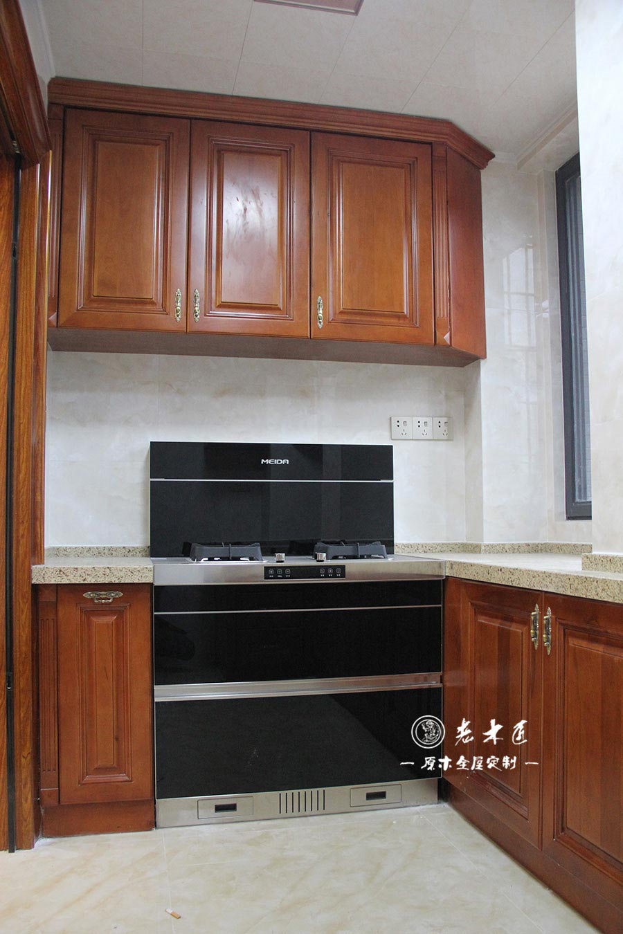 原木廚房裝修效果圖