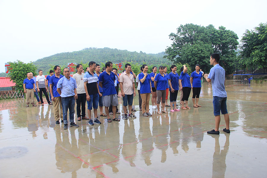 老木匠員工戶外拓展訓(xùn)練