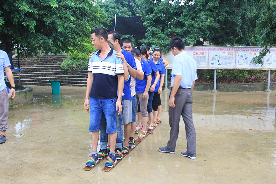 老木匠員工戶外拓展訓(xùn)練