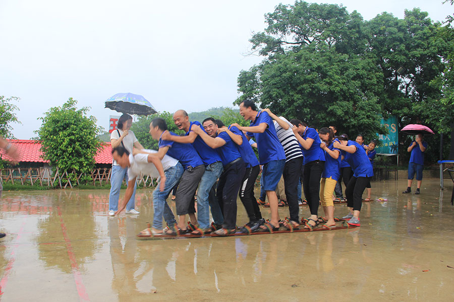 老木匠員工戶外拓展訓(xùn)練