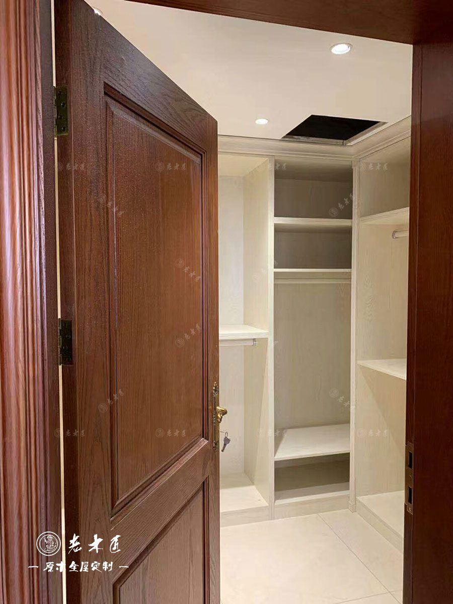 原木衣帽間效果圖