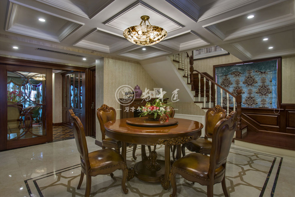 ��ʽ�¹ŵ�ԭľ���b����