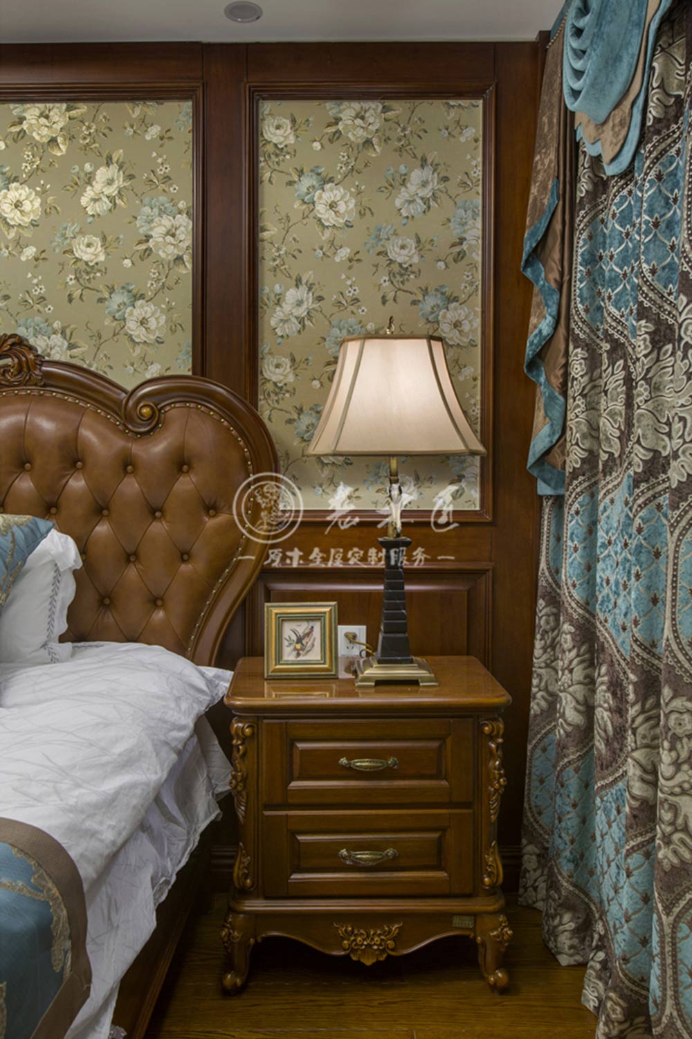 ��ʽ�¹ŵ�ԭľ���b����