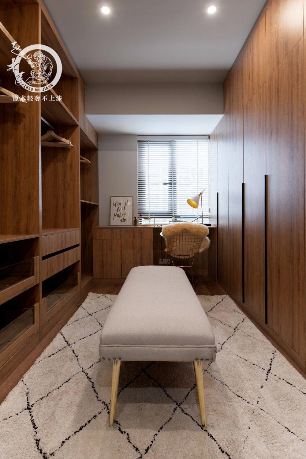 極簡(jiǎn)輕奢衣帽間效果圖