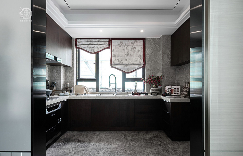 輕奢廚房定制