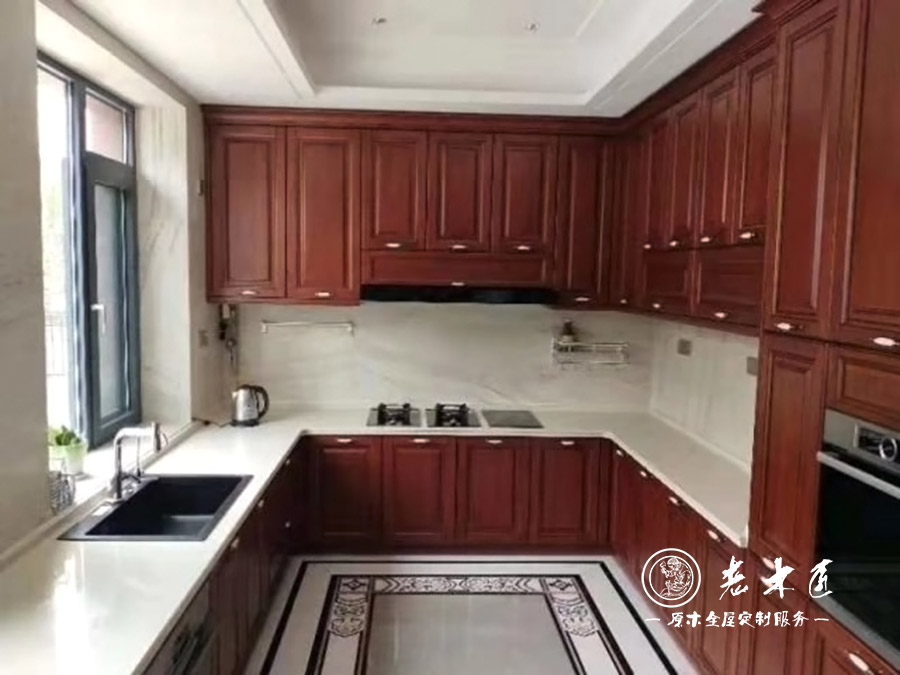 歐式實(shí)木定制