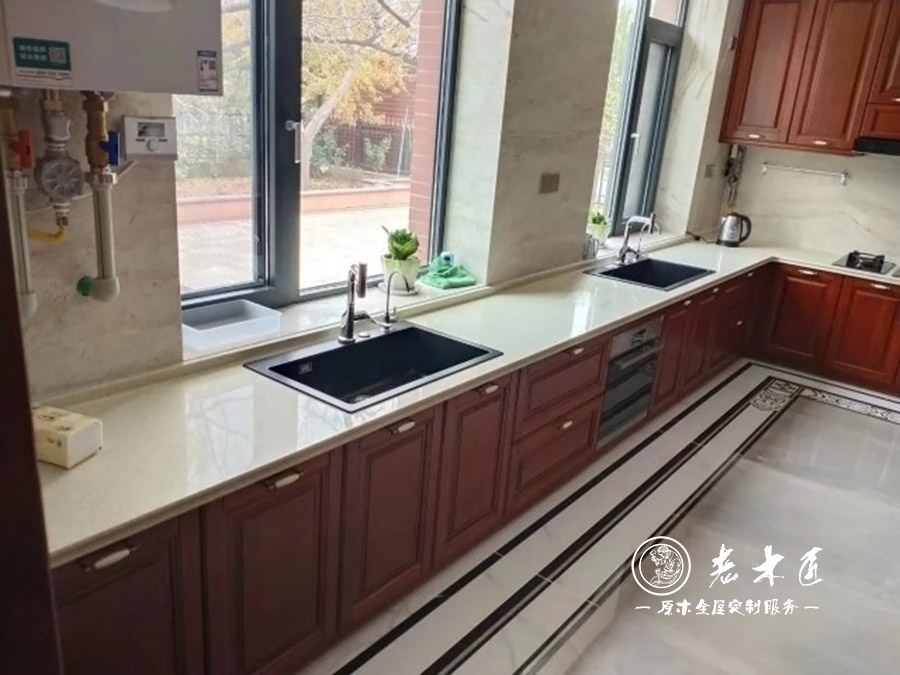 歐式實(shí)木定制