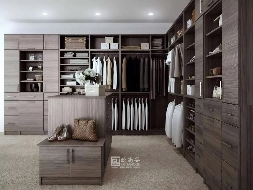 極簡輕奢衣帽間