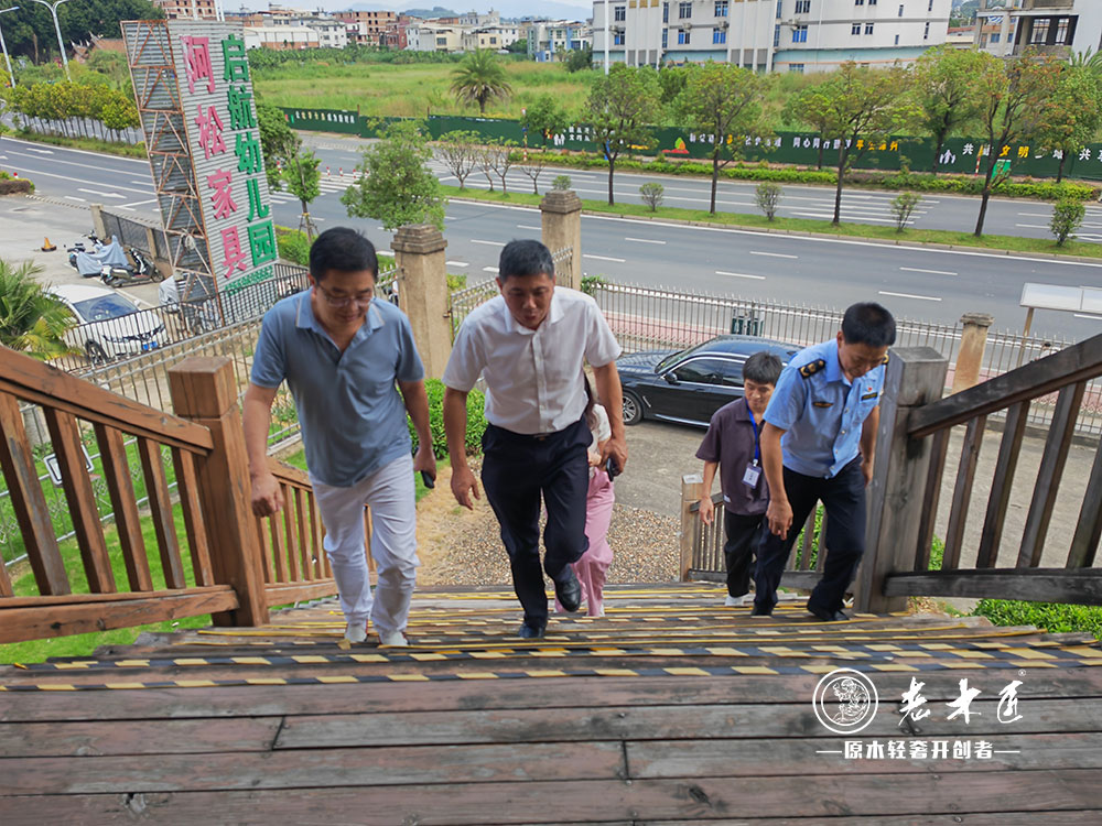 漳州市薌城區(qū)市場監(jiān)管局局長蘭長調(diào)研