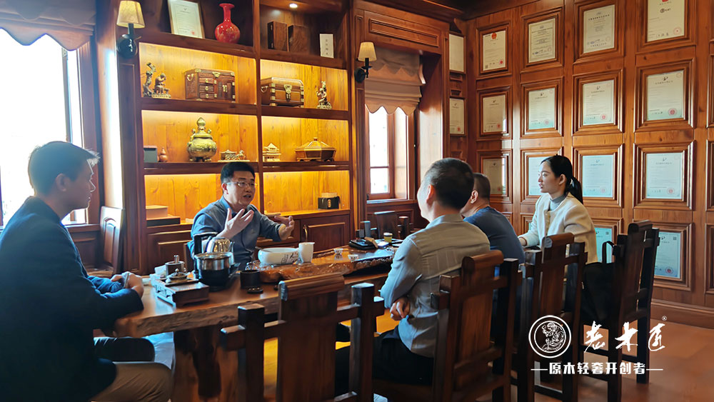 漳州市林業(yè)局吳金盾科長一行蒞臨老木匠調(diào)研指導