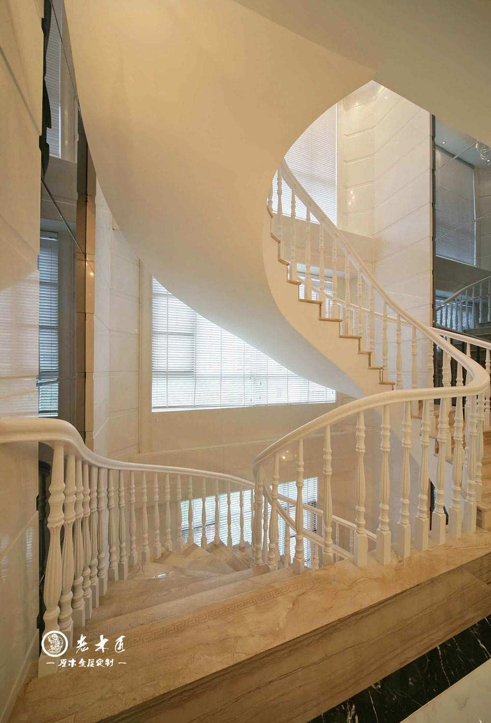 原木樓梯扶手設計圖片