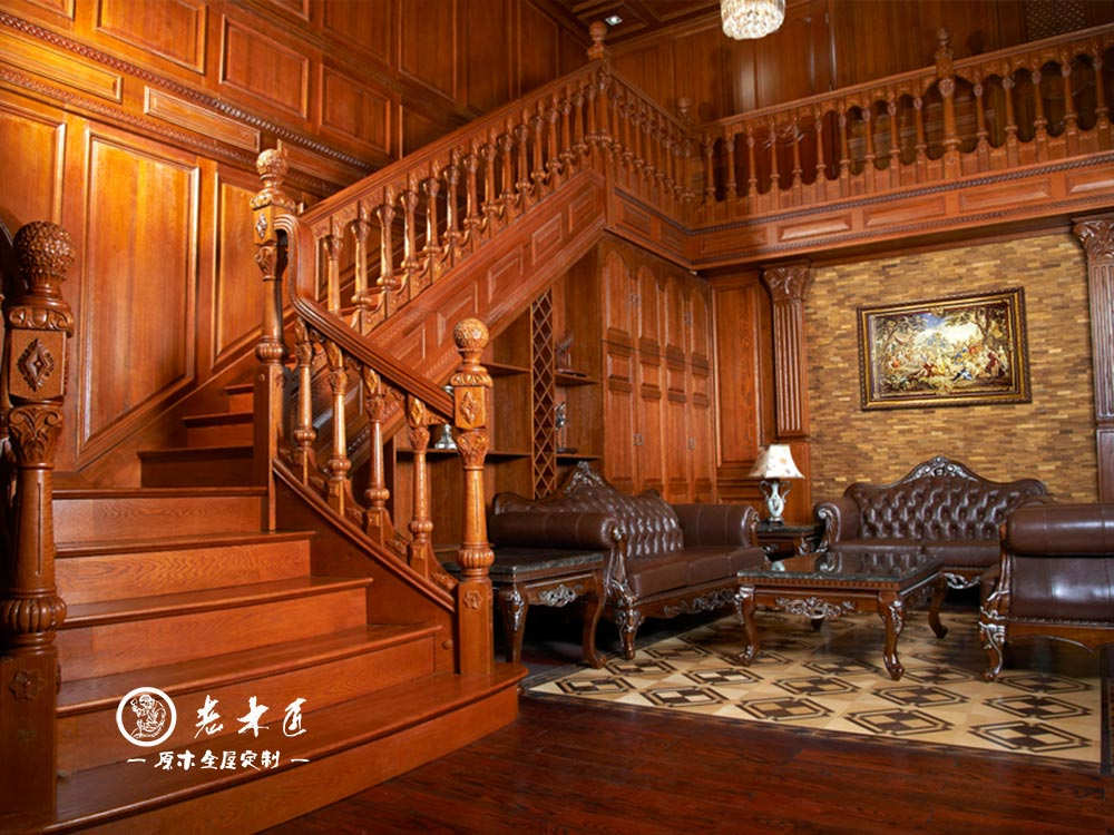 私人別墅歐式實木樓梯裝修效果圖